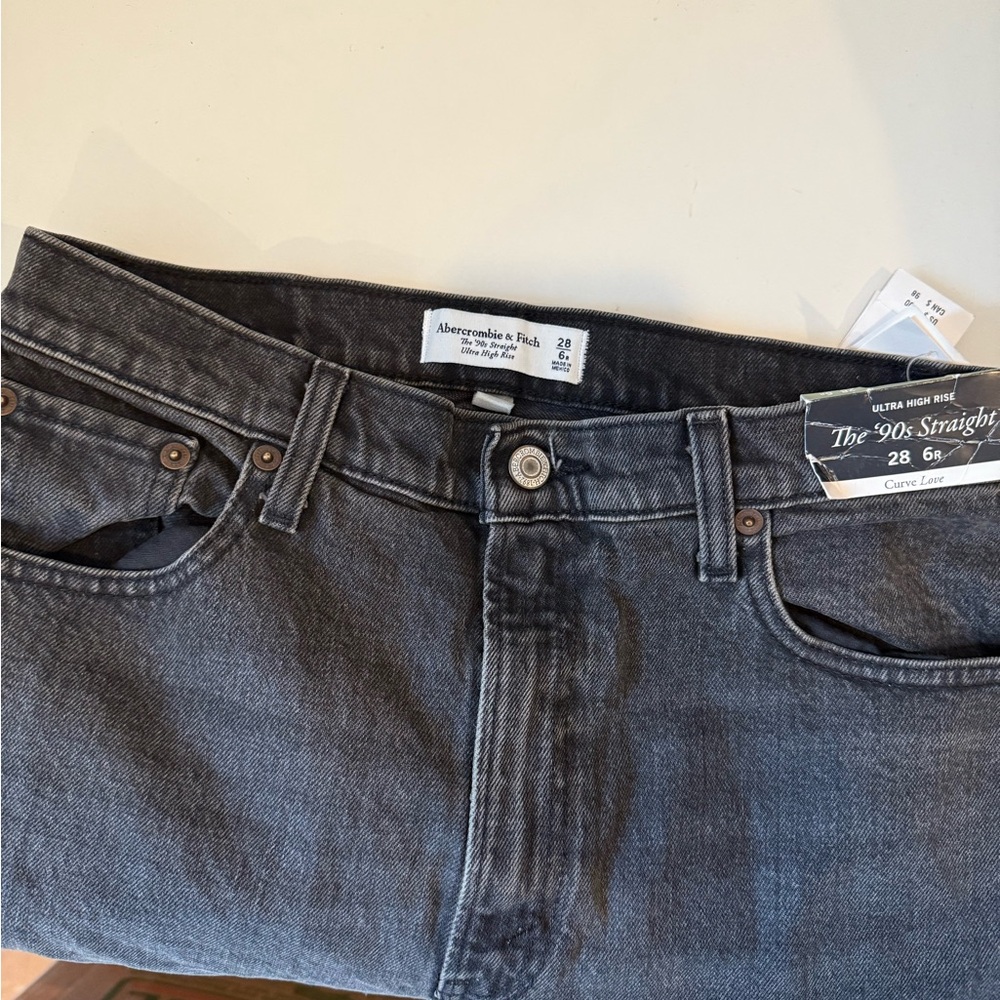 Abercrombie & Fitch Curve Love 90s Straight Jean (Ultra High Rise)